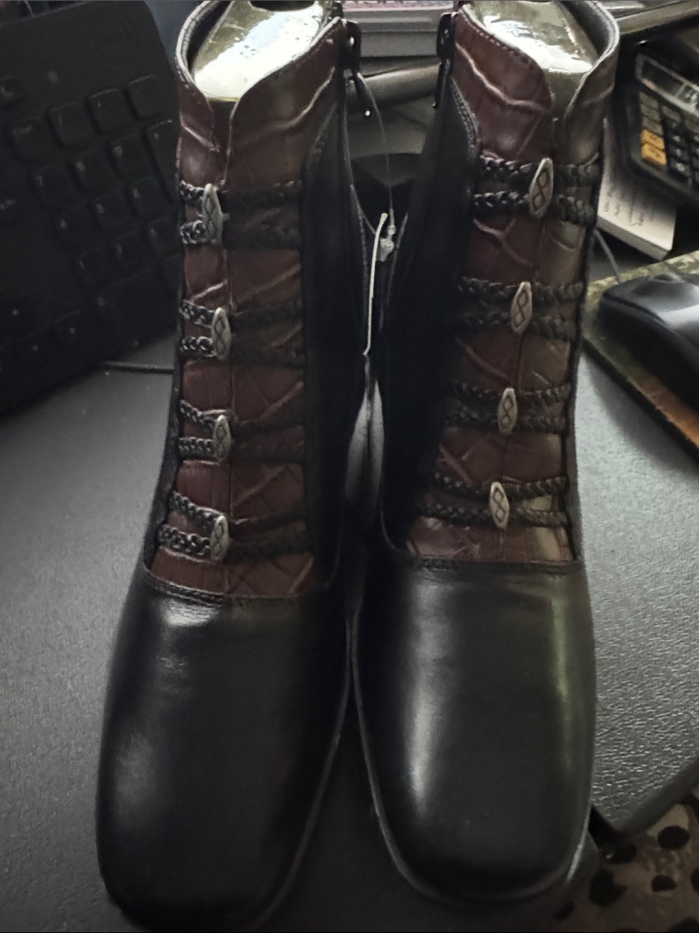 Towne by London Fog black and brown leather ankle boots. 
Size 8